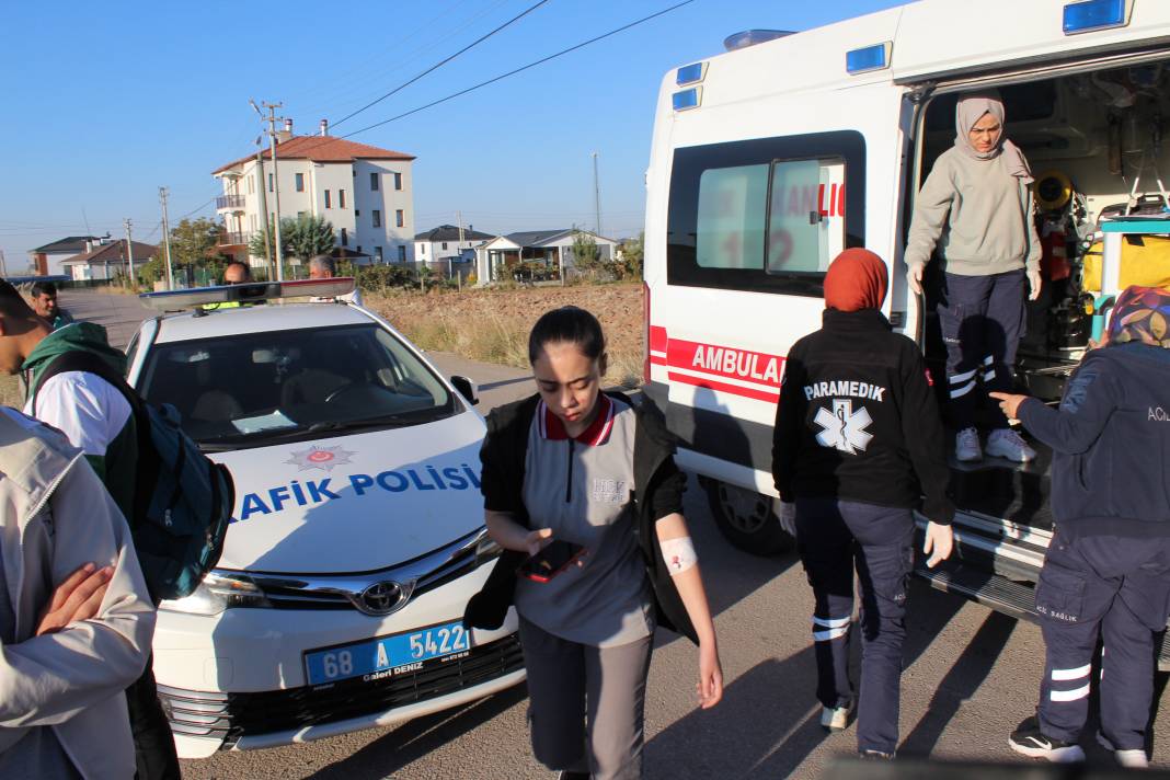 Aksaray’da öğrenci servisi ile TIR çarpıştı! Çok sayıda yaralı var 8